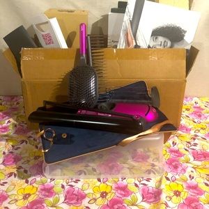 Dyson straightener W/accessories